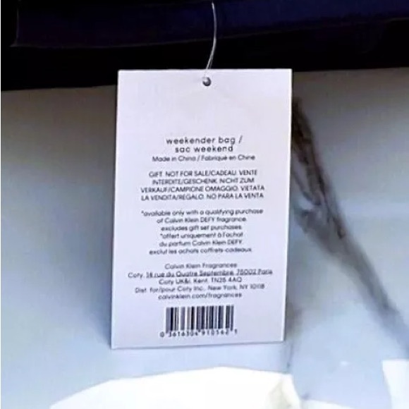 Calvin Klein Defy Duffle Weekender Travel Carry-On Sport Gym Bag Navy Blue - Picture 7 of 7